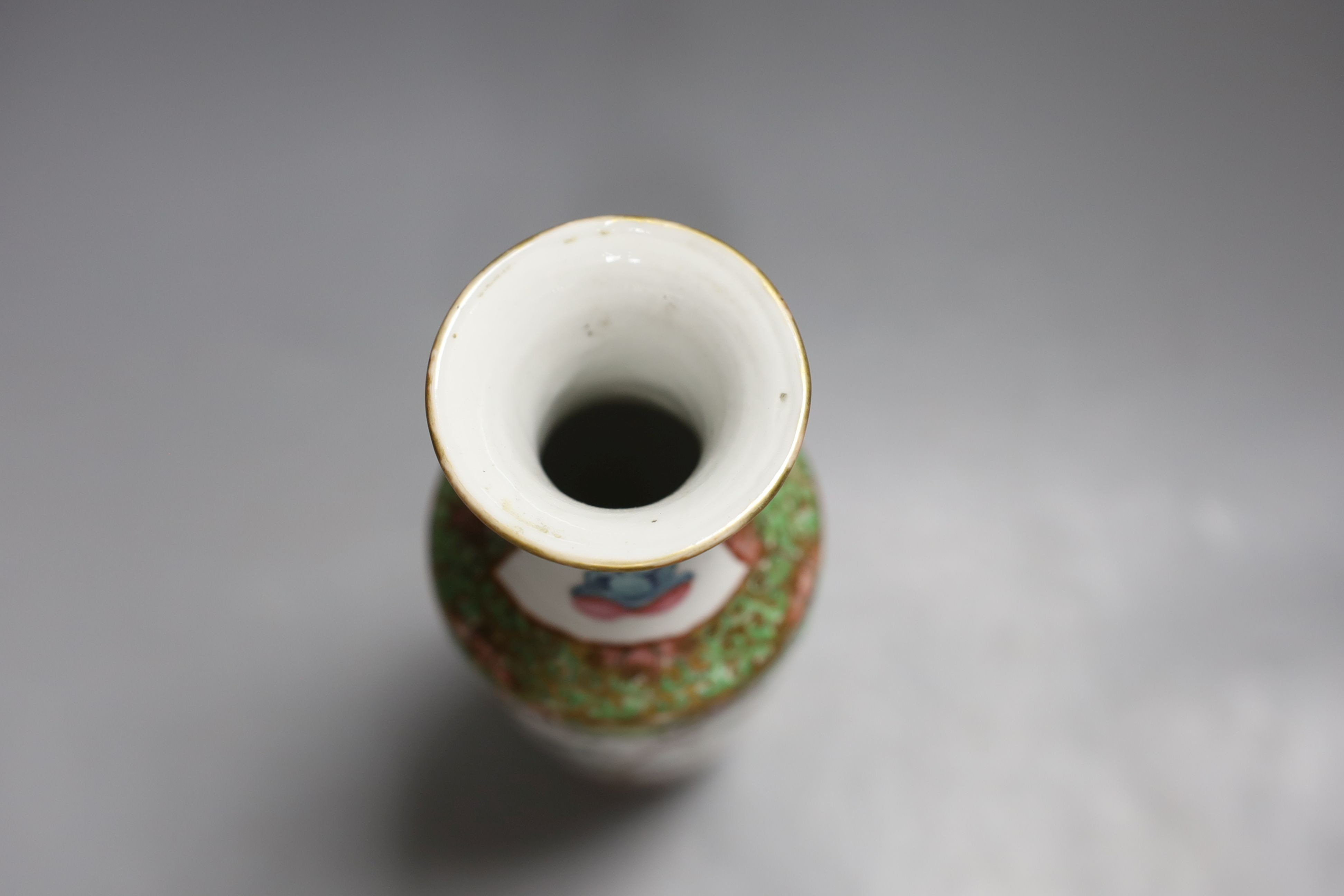 A 19th century Chinese famille rose vase, 20 cms high.